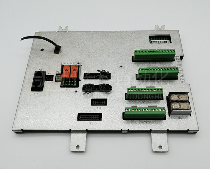 ABB機(jī)械手臂安全面板DSQC643 3HAC024488-001/01 ABB機(jī)械手臂安全面板DSQC643 3HAC024488-001/01